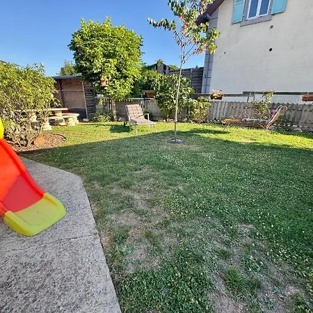 Nyaraló Maison Familiale, Authentique, Confort Et Calme Sundhoffen
